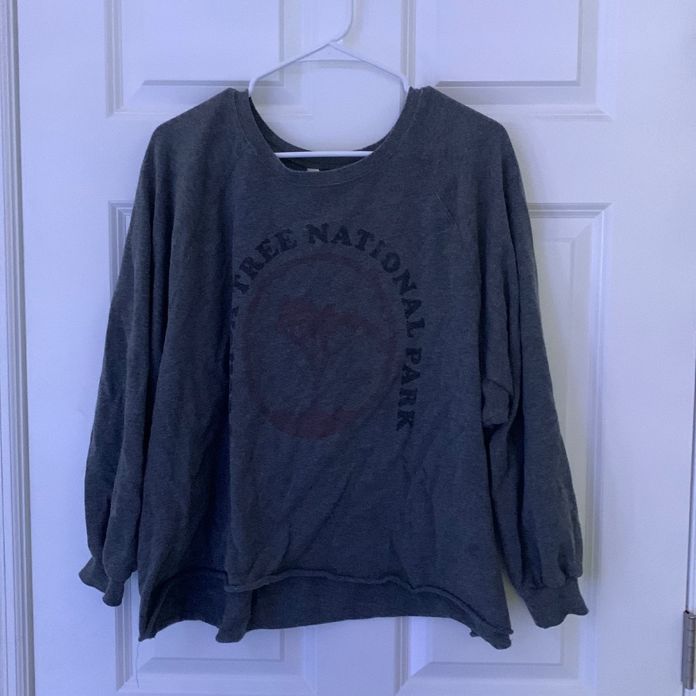 Sweatshirt